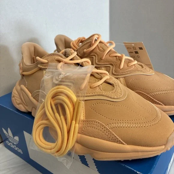 Adidas Ozweego Women's Size 8 - Picture 4 of 8